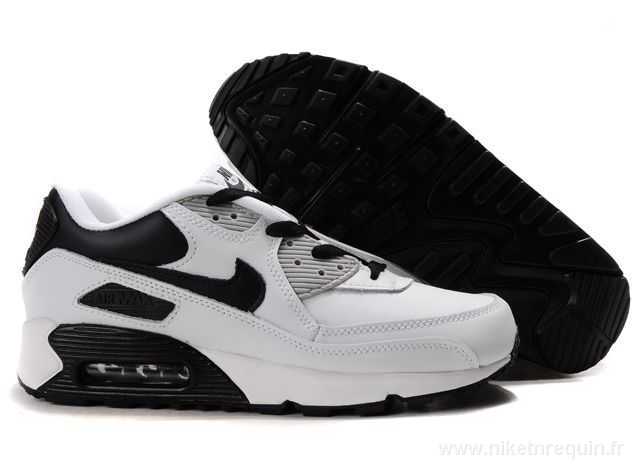nike air maxes (1)